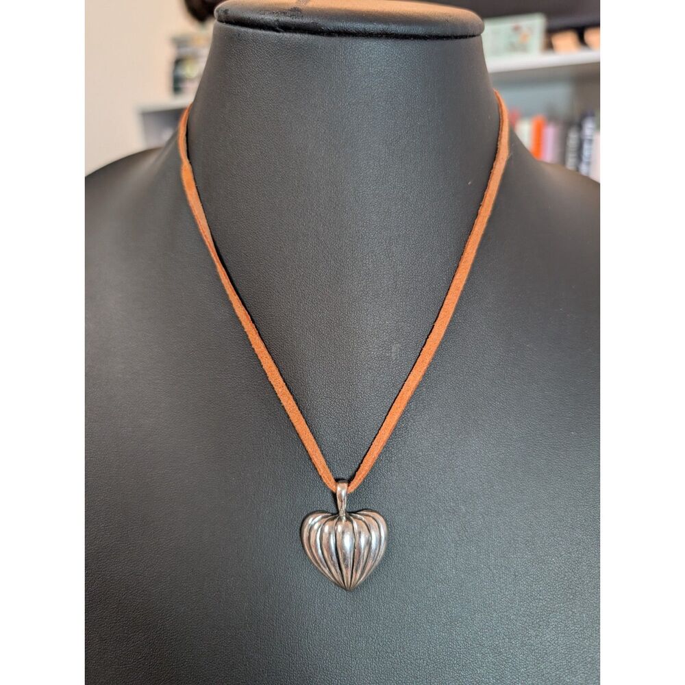 Chunky Antiqued Silver Ribbed Heart Pendant Necklace - Brown Suede Cord Boho
